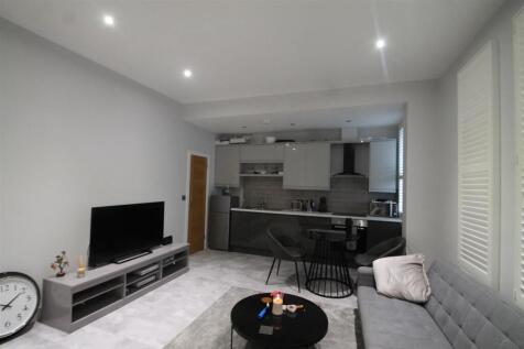 Open Plan Kitchen / Lounge