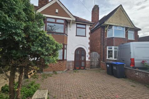 3-bed semi-detached on 47 Northway, Leamington Spa, £1,800/mo