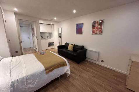 Zero Deposit Option Available Welcome to Bridgewater Place, located on Water Lane in the vibrant city of Leeds! This stunning apartment offers comfortable studio living, with furniture and all applian