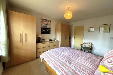 Bedroom1-2.JPG