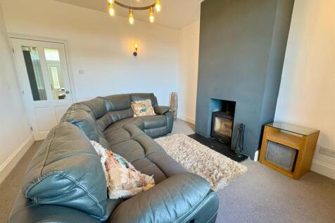 Banks End Road, Elland 3