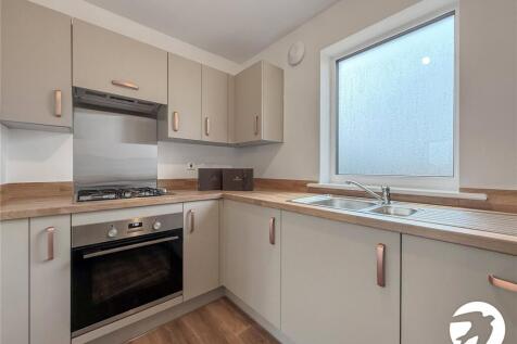 Saltwood Avenue, Greenhithe, Kent, DA9 photo 4