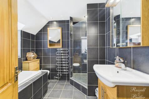 CAM02127G0-PR0325-STILL051