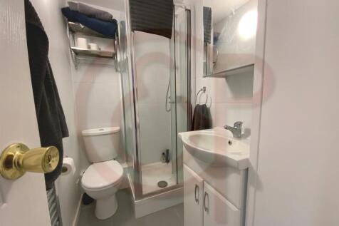 2nd bathroom.jpg
