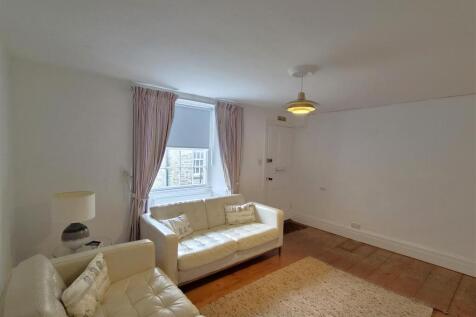 Sitting room 2.jpg