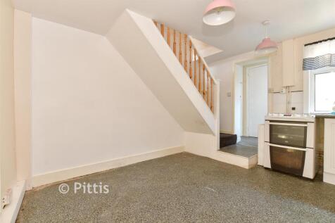 Kitchen/ Dining Room