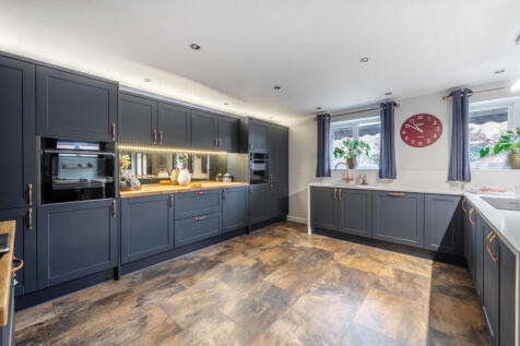 1380894-19-6915c6...