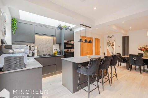 Christchurch, BH23 - property photo