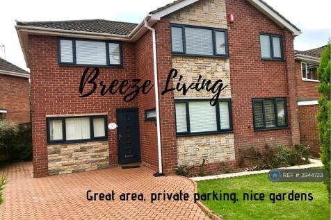 Smart Detached Home In Nice Area