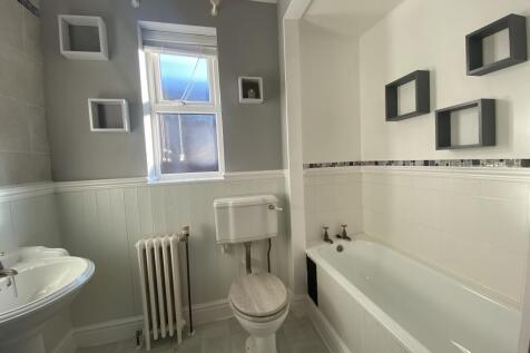 Upstairs bath/shower room