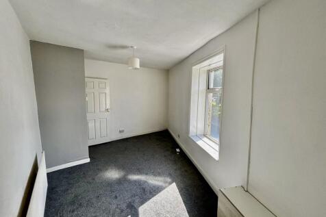 Briercliffe Road, Burnley photo 4