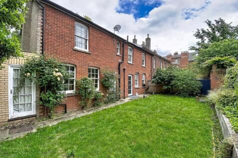 17 B - Outside house.jpg