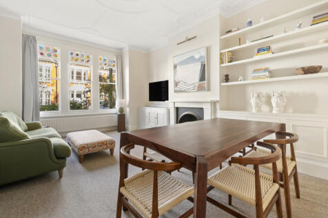 London, SW17 - property photo
