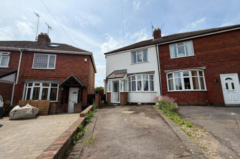 Three Bedroom Semi Detached House on Roydene Cres