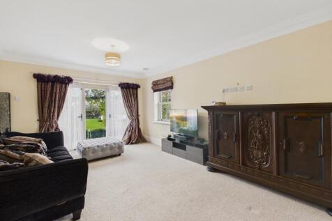 CAM02351G0-PR0089-STILL021 (1)