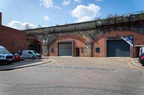 Bermondsey Arches  May 231.jpg