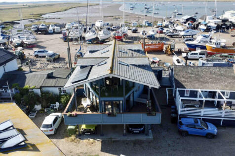 2 Bedroom Detached Unique Waterside Home for Sal