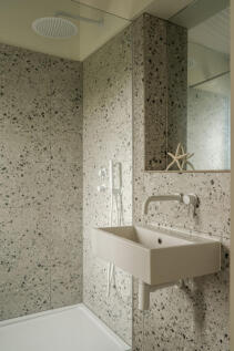 323361 - TRACTOR SHED Image F (c)Dave Watts.jpg