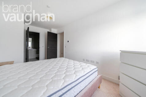 060e32be-9796-4e3...