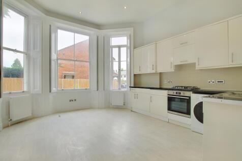 2.LOUNGE KITCHEN 1.jpg