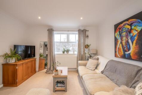 9-Riverdale-Drive...