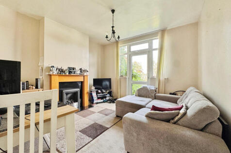 66, Crown Hills Avenue, LE5 4HE