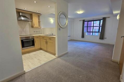 Lounge/Kitchen
