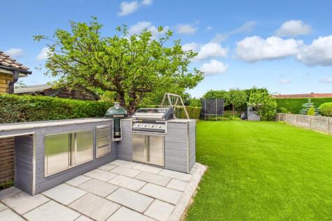 CAM03162G0-PR0284-STILL028