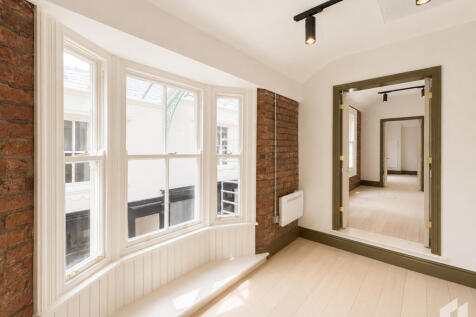 Retail Property (high street) to rent Image 9