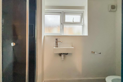 Bedroom Four Ensuite