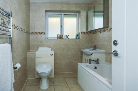 Family bathroom 1.1 SAPL3737-20251124-DxO_DeepPRIM