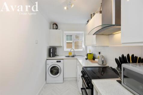 Bruce Avenue, Eleanor Court, 5-014.jpg