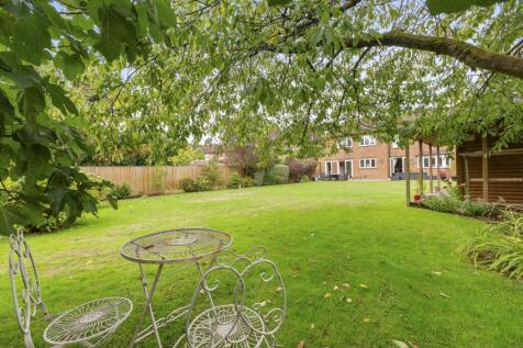 23 Marlow Road, HP11 1TA-19.jpg