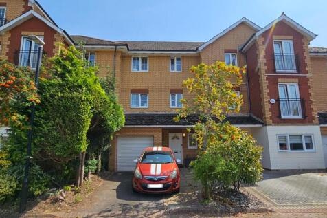 15 Harrison Way.jpg