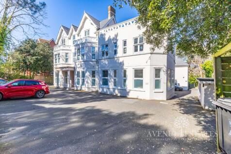 1-bed flat on Knyveton Road, Bournemouth, Dorset, BH1, £1,100/mo