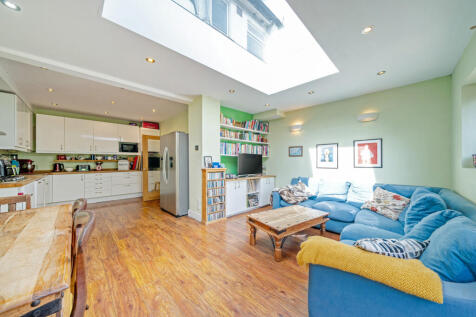 Kitchen/Reception