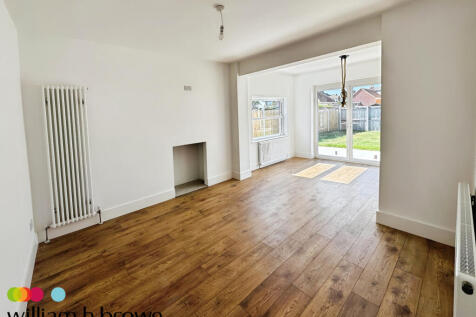 Beatrice Road, WALTON ON THE NAZE photo 3
