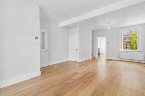 Geraldine Road, Strand on the Green, W4 photo 4