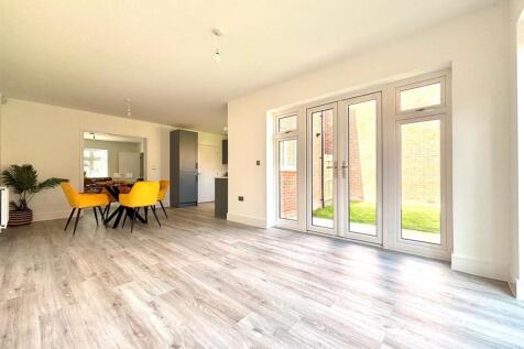 WhatsApp Image 2025-09-11 at 13.57.28_d05b2da4.jpg