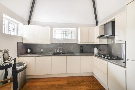 6 bed, 4 bath Detached in Birmingham - Photo 18
