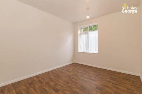 Heather court 13 bed3.jpg