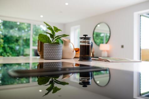 Award-winning Media team on EVERY Listing_20