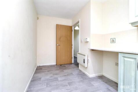 Finsbury Close, Great Sankey, Warrington photo 4