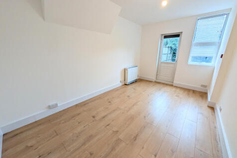 Lounge / Bedroom