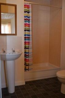 1 Pillowell Ensuite.jpg