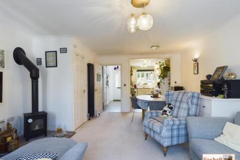 Lounge and Dining Area