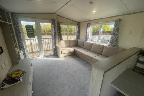 Regal Seascape Lounge At Springfield Retreat