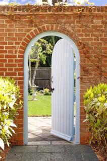 1 Almoners Field [Garden Gate Detail] 02.jpg