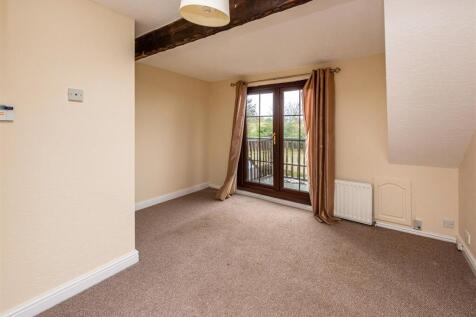 Jackanory Cottage-bed4.jpg