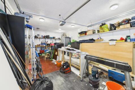 garage workshop